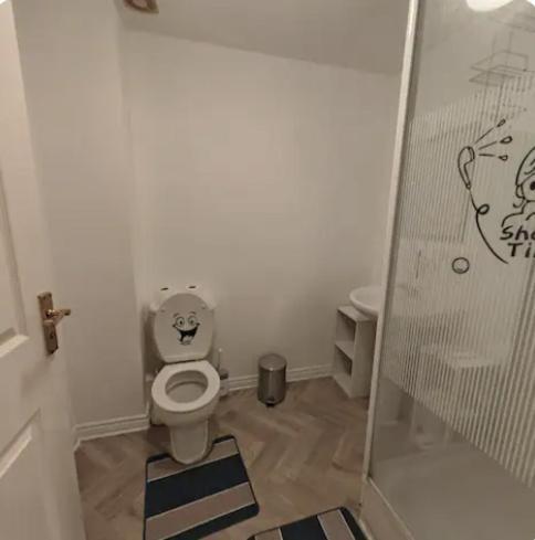 Kingdom Residence Манчестър Екстериор снимка